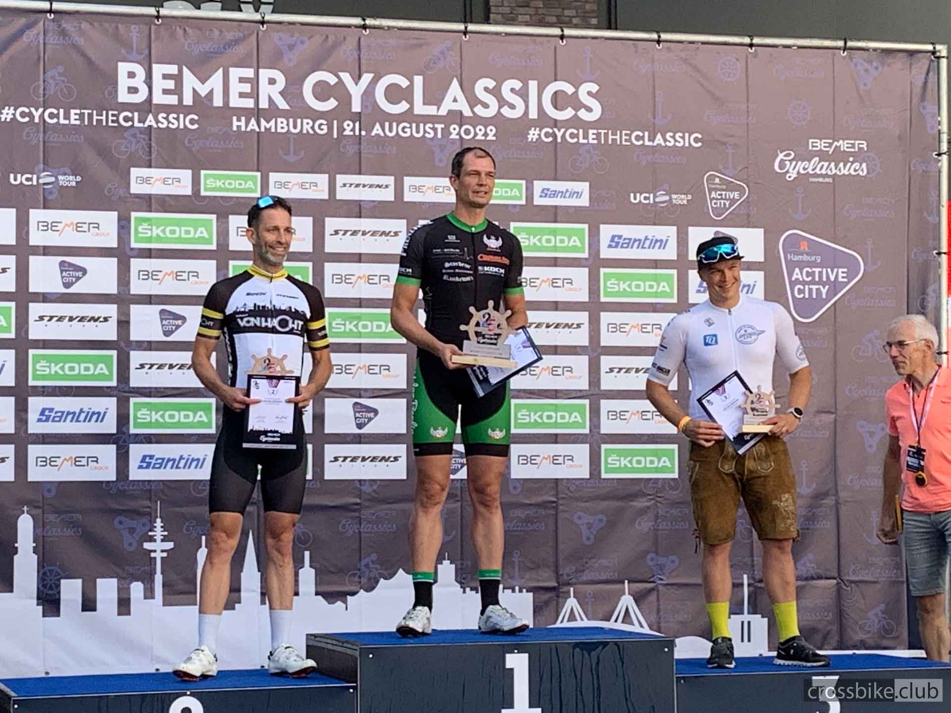 Siegerehrung der Männer BEMER Cyclassics 2022 - 100 km Runde